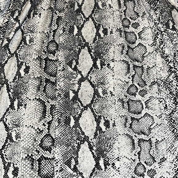 Women’s snakeskin print fit & flare short sleeve knee length dress with pockets - Picture 2 of 4